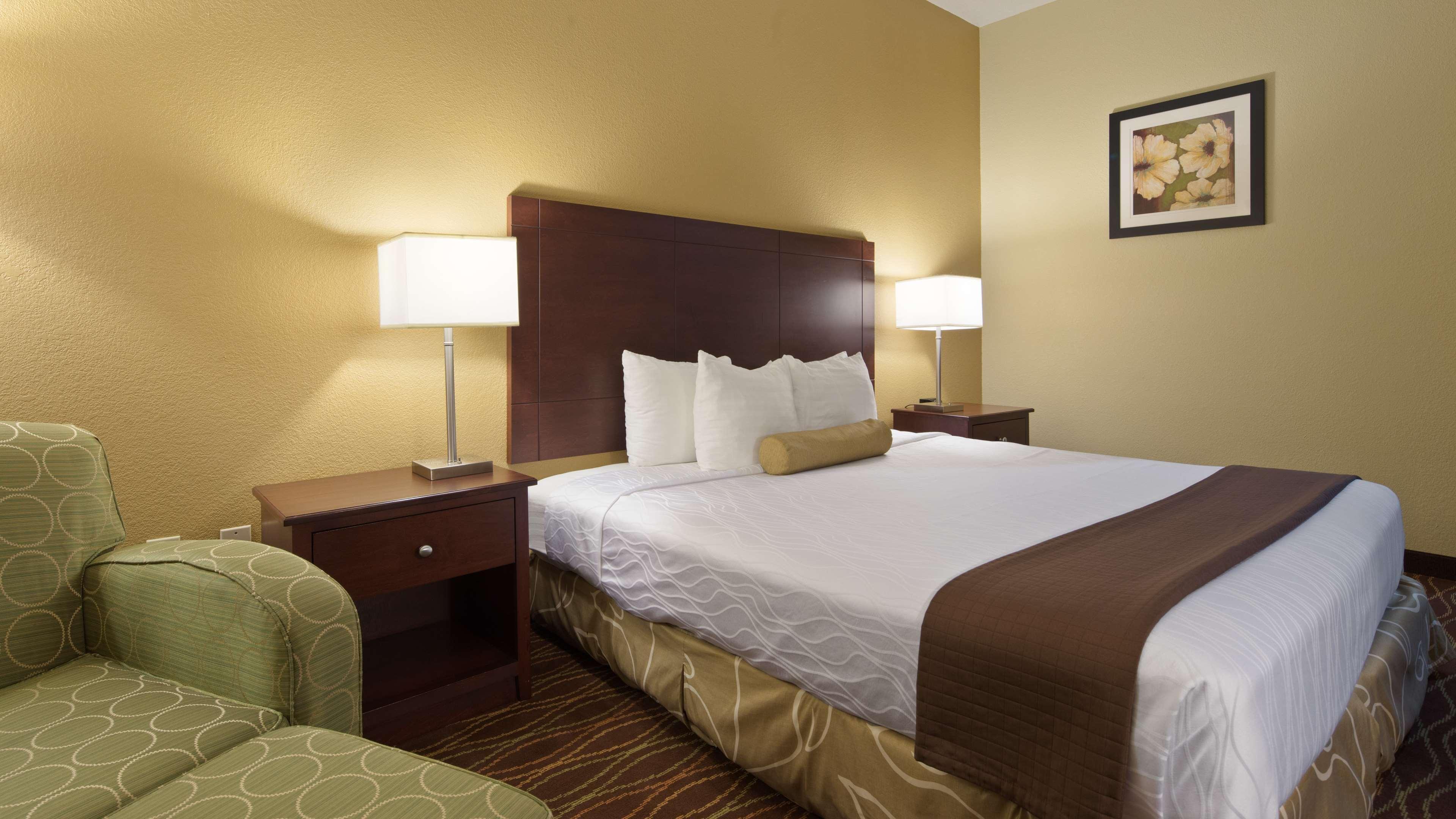 Best Western Plus Springfield Airport Inn Extérieur photo