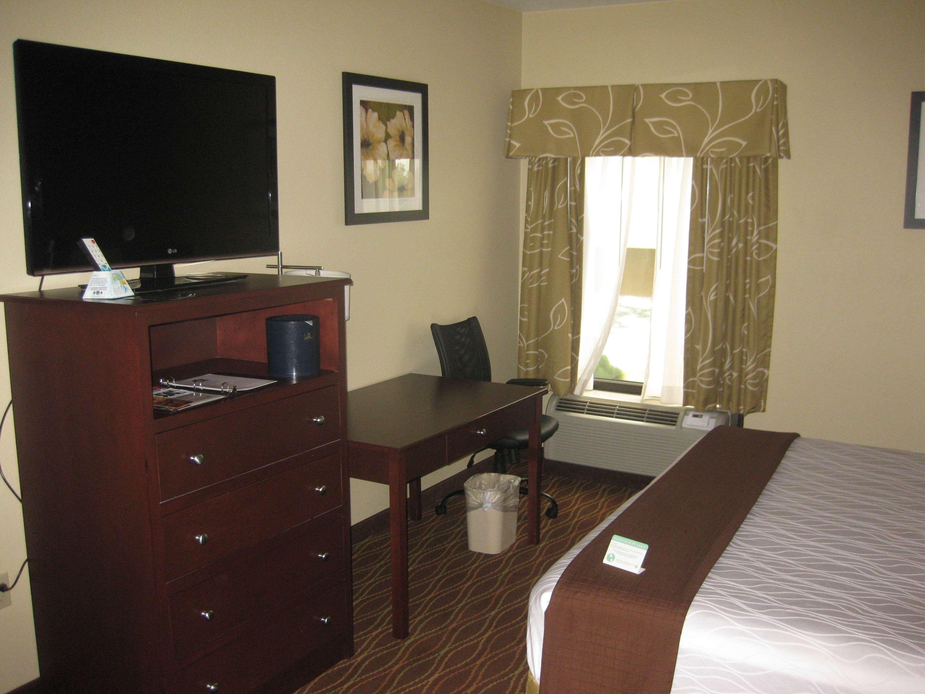 Best Western Plus Springfield Airport Inn Extérieur photo