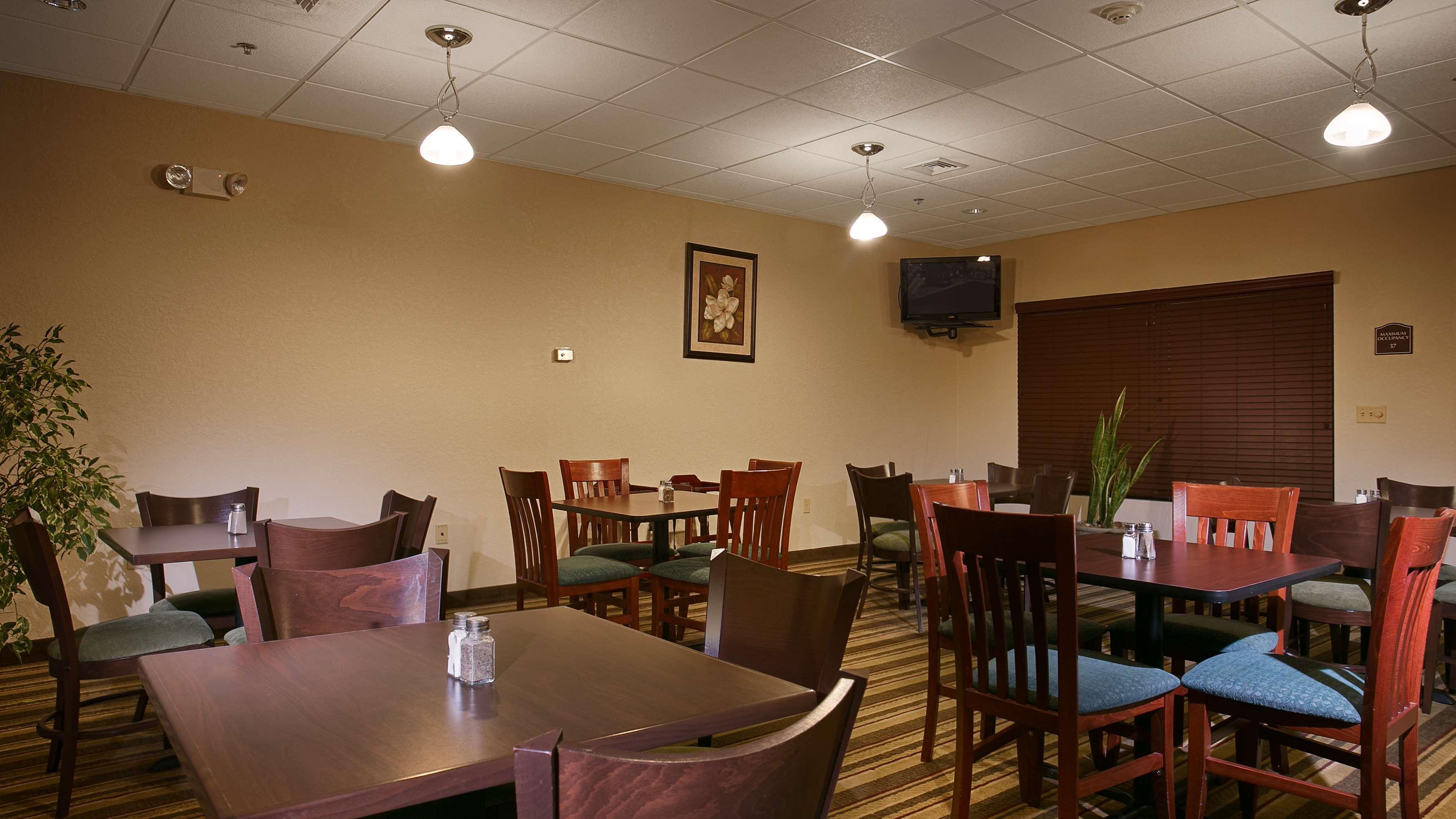 Best Western Plus Springfield Airport Inn Extérieur photo