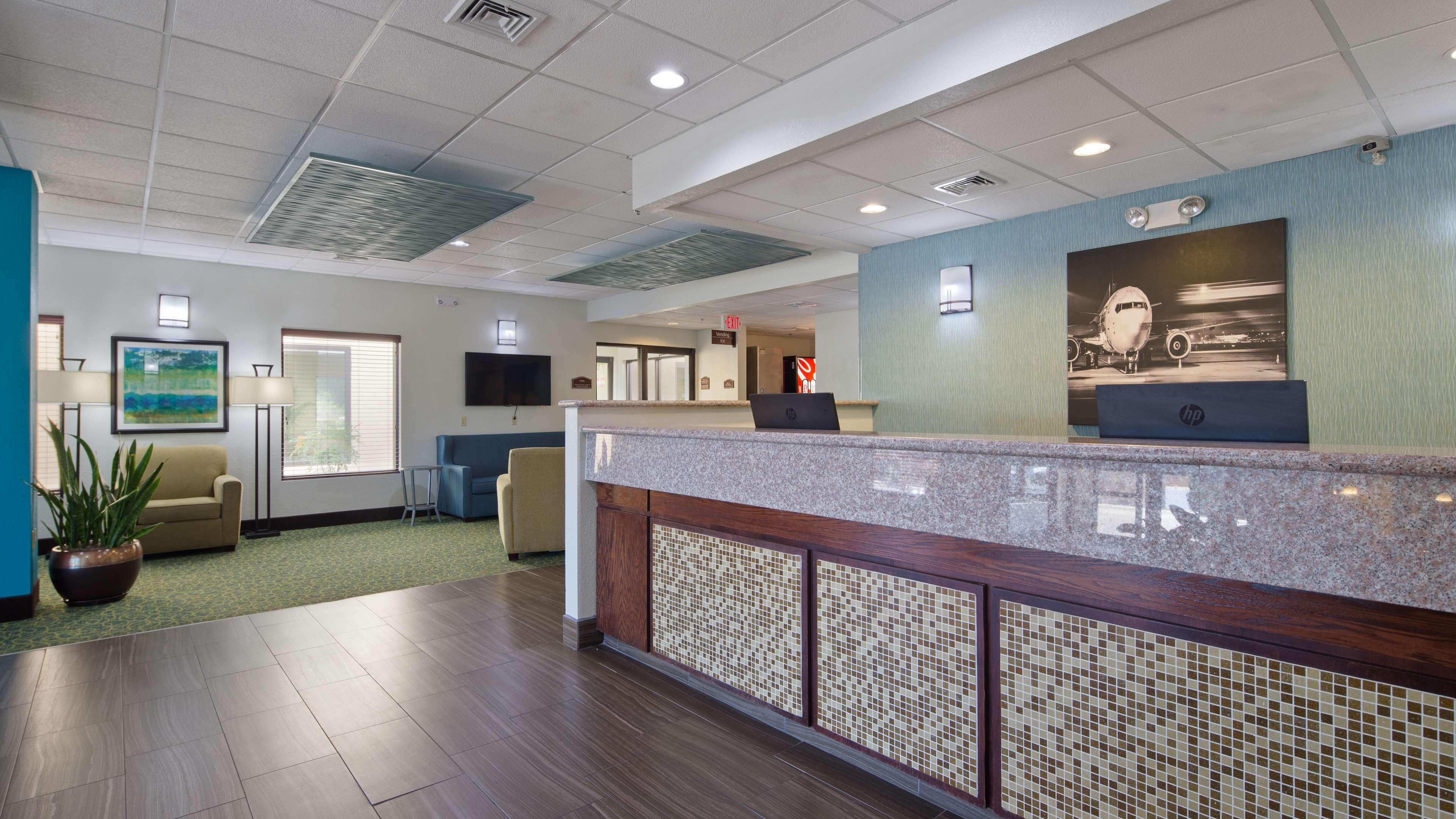 Best Western Plus Springfield Airport Inn Extérieur photo