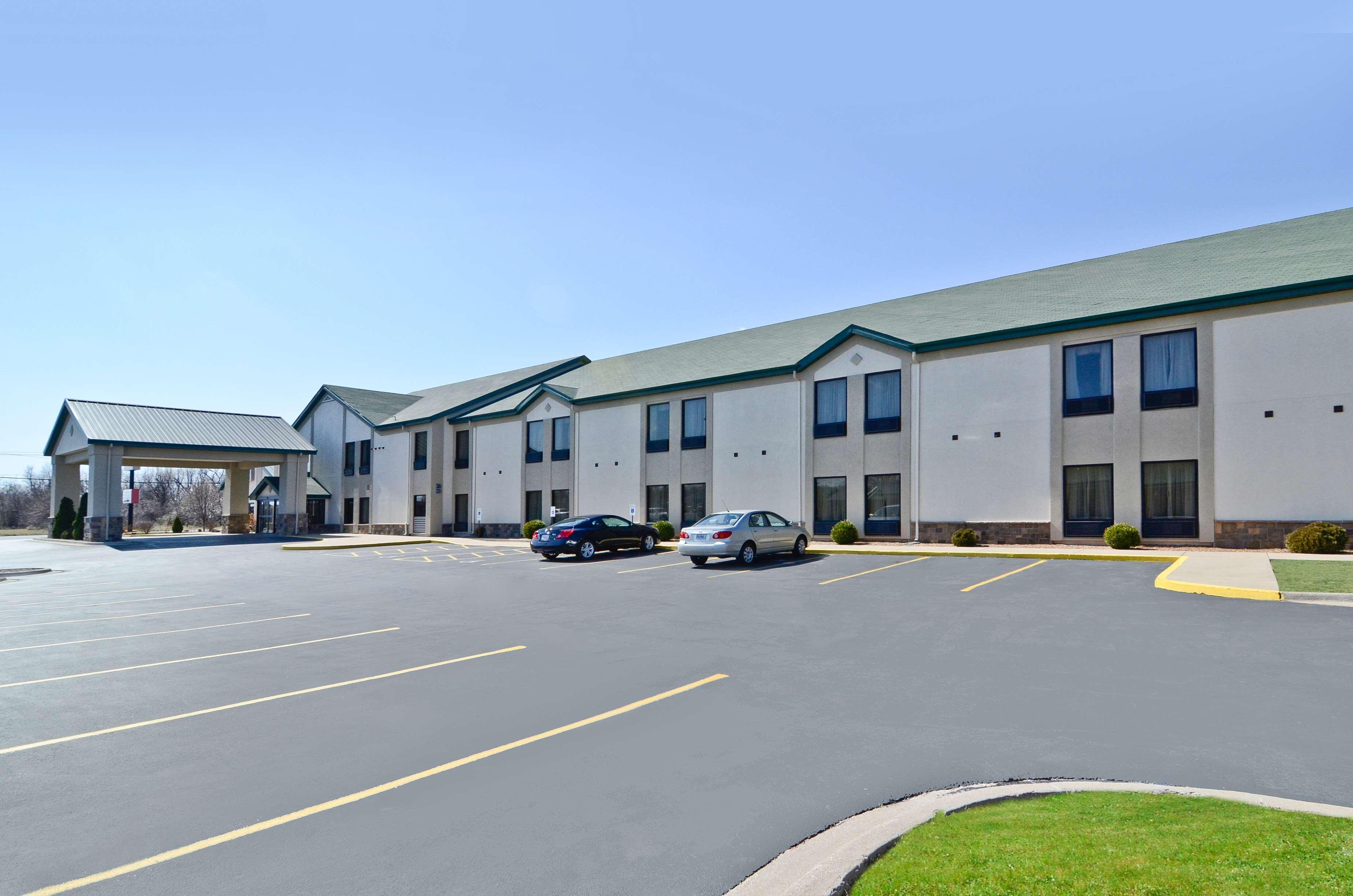 Best Western Plus Springfield Airport Inn Extérieur photo