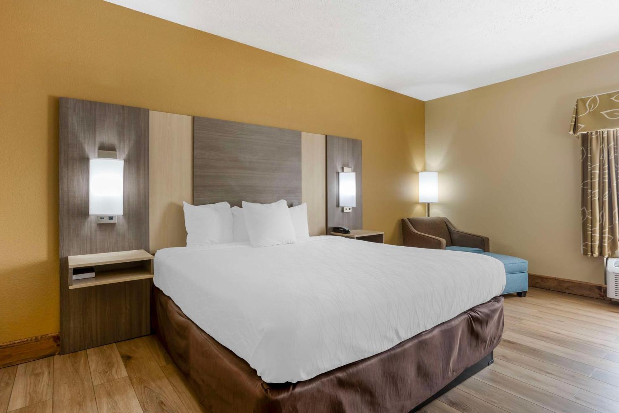 Best Western Plus Springfield Airport Inn Extérieur photo