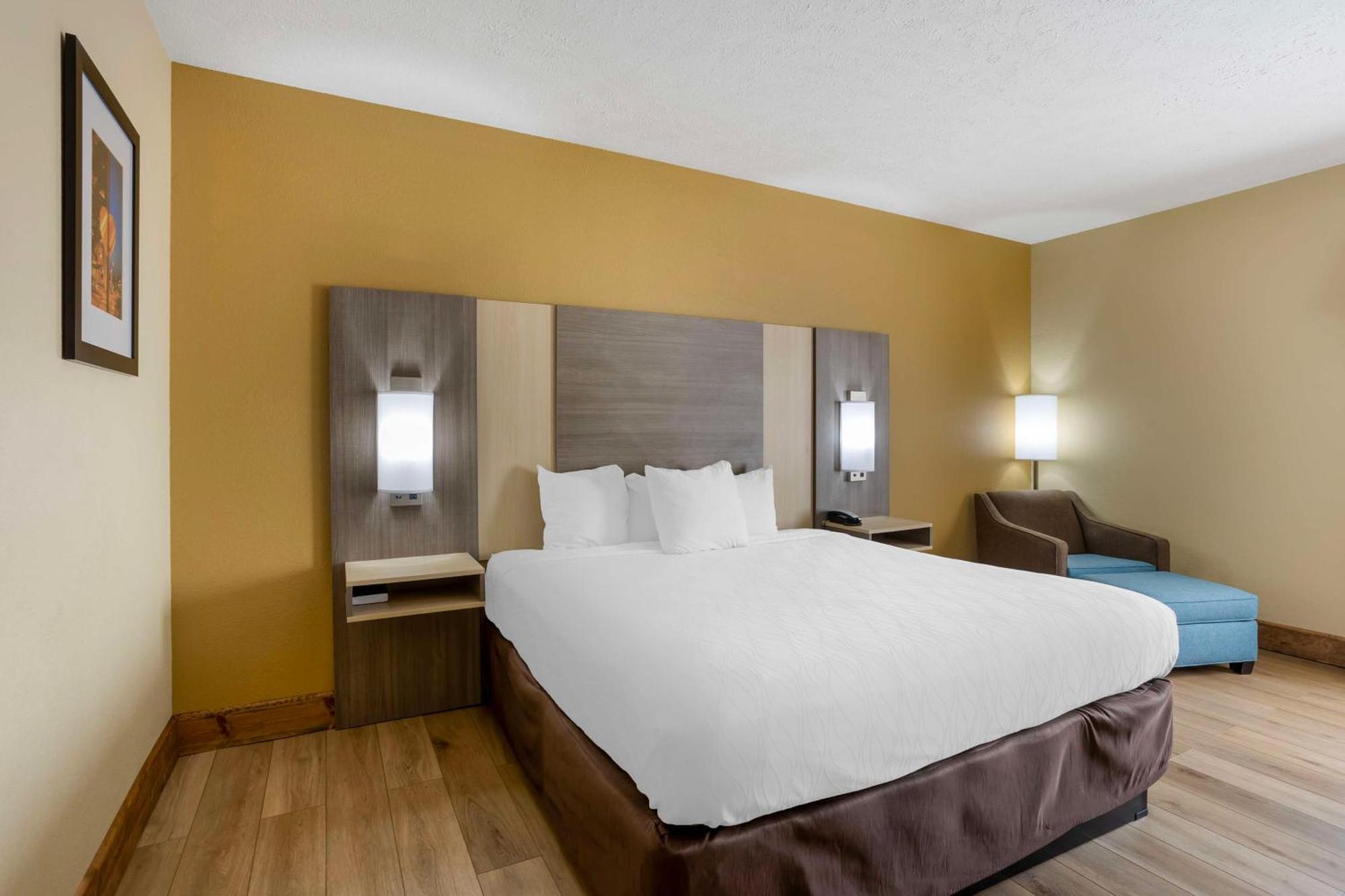 Best Western Plus Springfield Airport Inn Extérieur photo