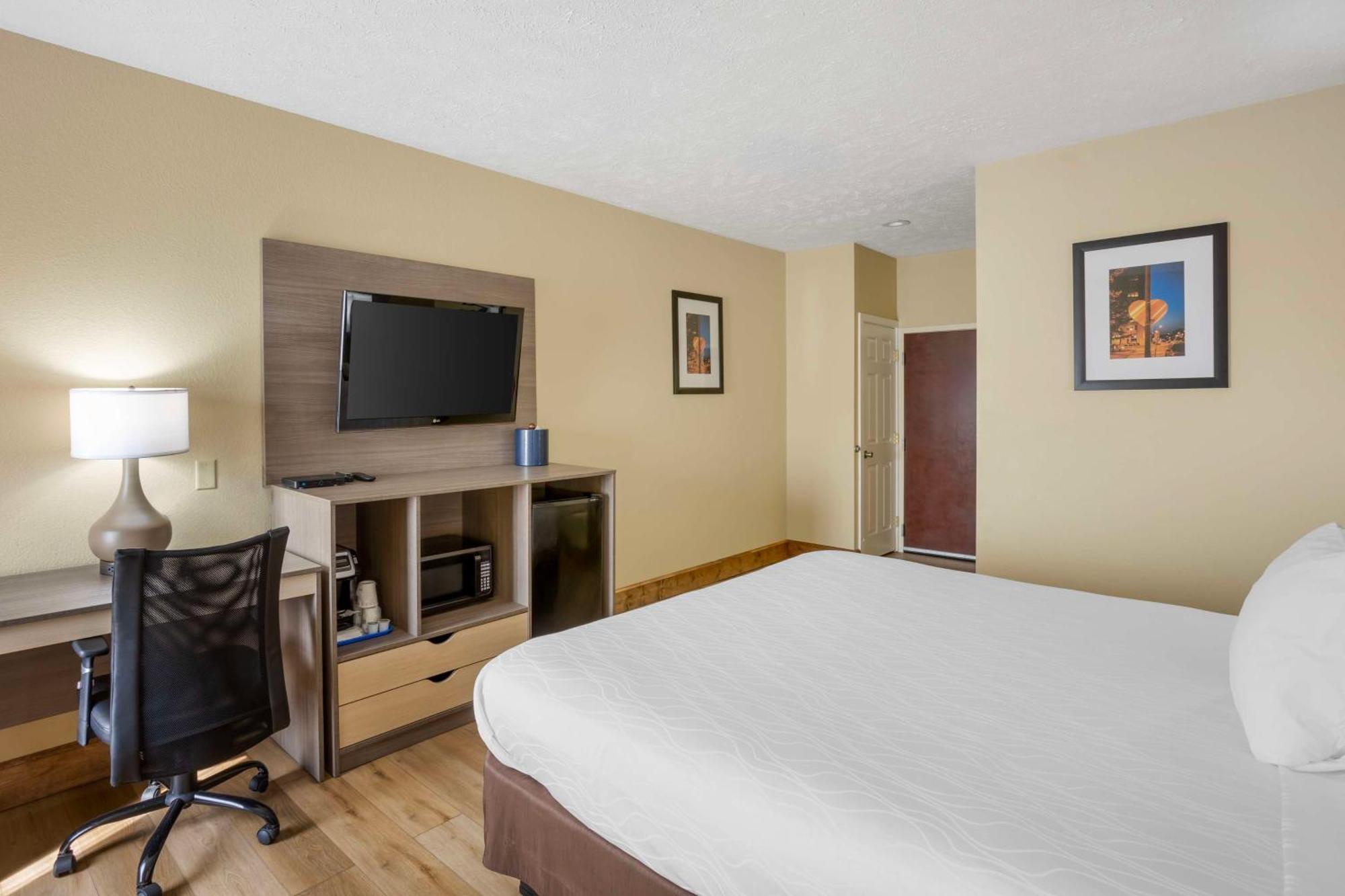 Best Western Plus Springfield Airport Inn Extérieur photo