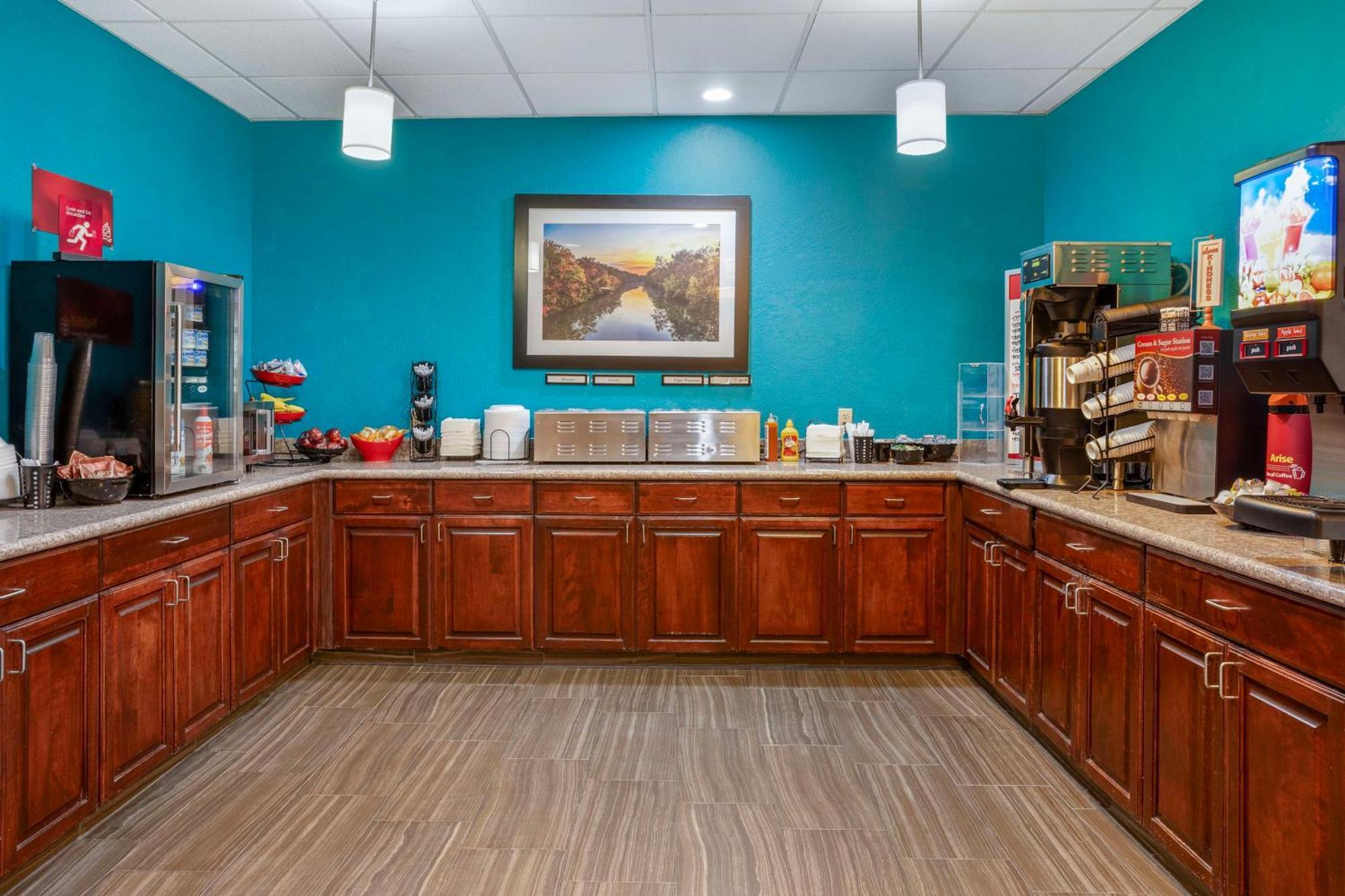 Best Western Plus Springfield Airport Inn Extérieur photo