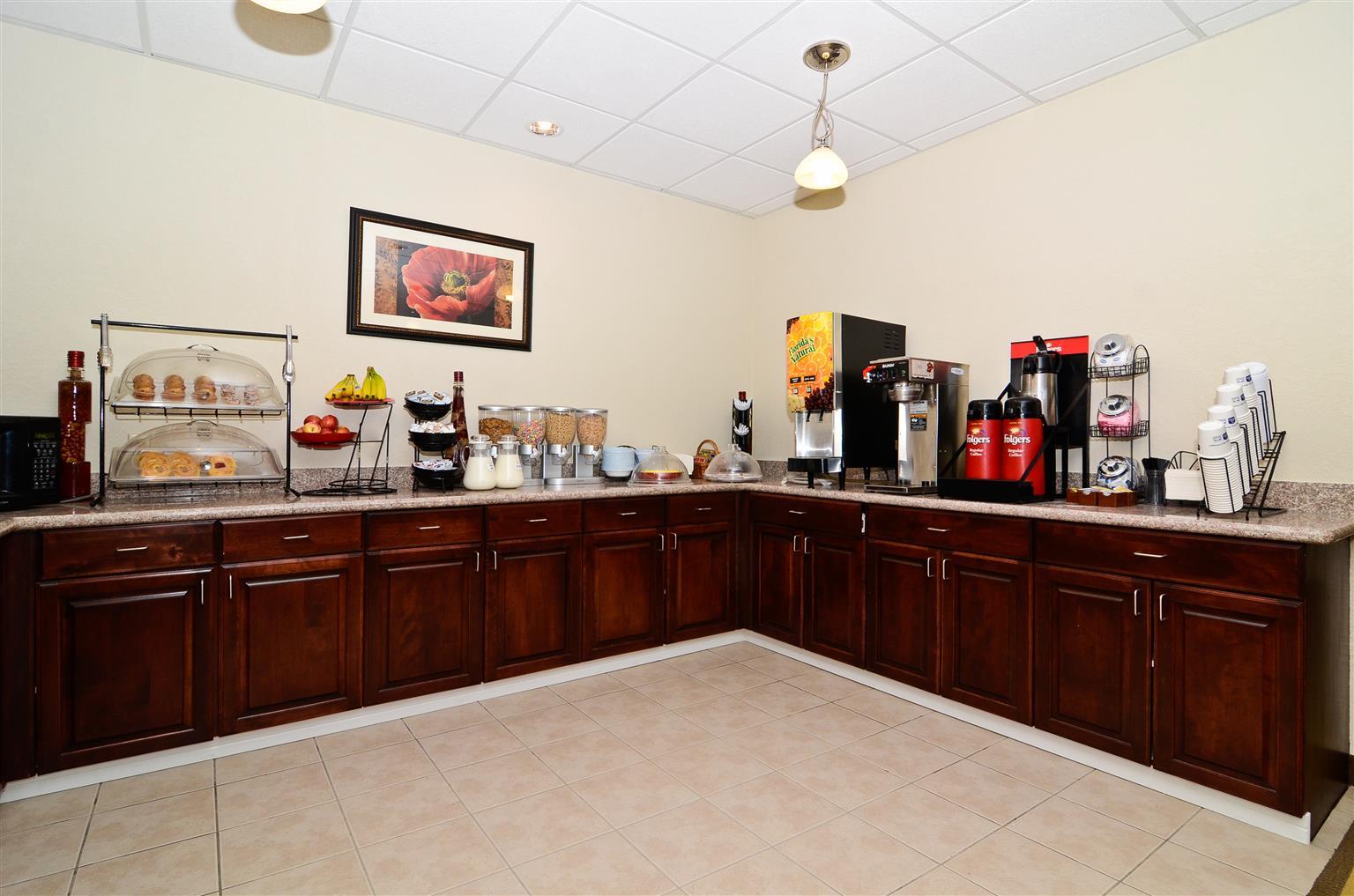 Best Western Plus Springfield Airport Inn Extérieur photo