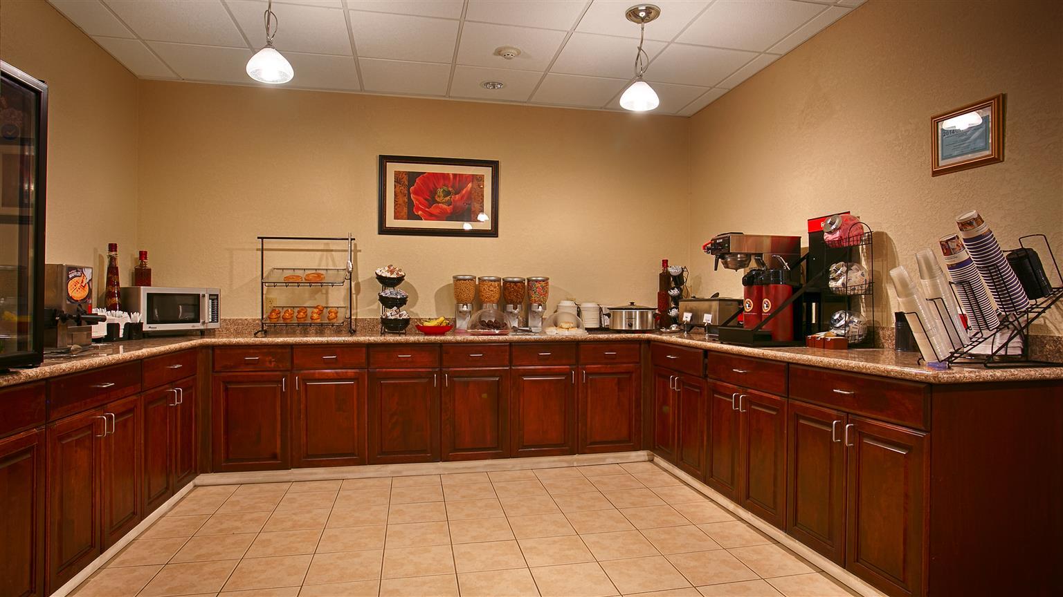 Best Western Plus Springfield Airport Inn Extérieur photo